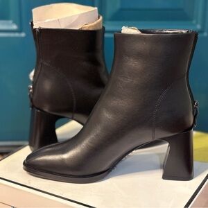 NIB Buttery Faux Fur Lined Black Leather Ankle Boots w Block Heel